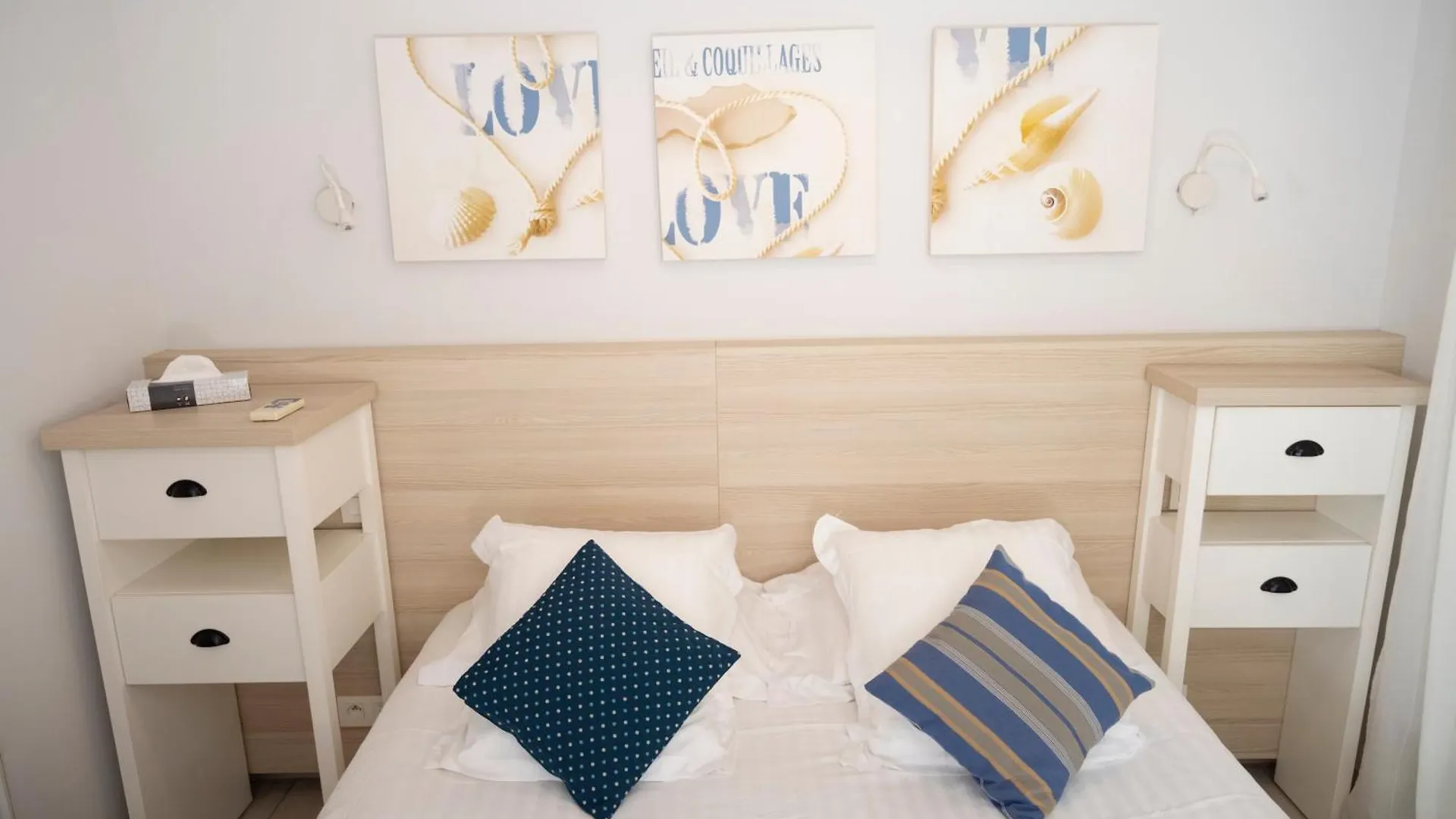 Hotel La Ciotat - A Deux Pas De L'Eau Apart Otel